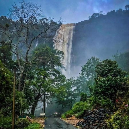 locatios lk diyaluma-falls-waterfall