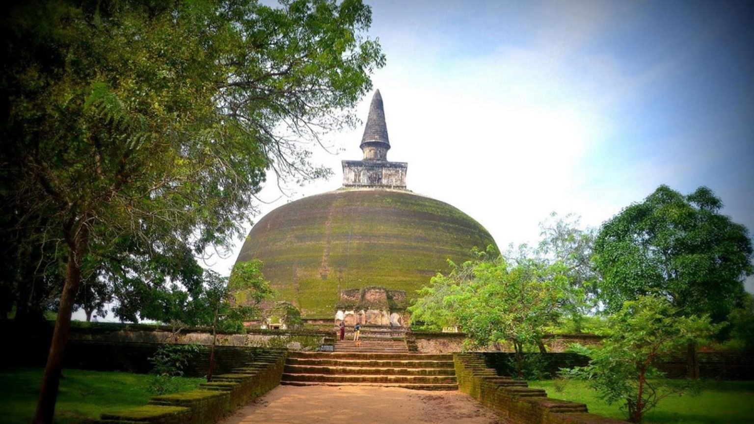 ExploreAbayagiriya Monastery - One of the Historically significant ...